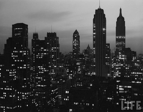 Empire State Building Observation Deck, York Aesthetic, Tumblr Backgrounds, Van Doren, Shotting Photo, Good Day Song, Nyc Life, Aesthetic Stuff, City Wallpaper