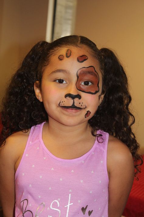 Easy Animal Face Paint Ideas For Kids, Simple Dog Makeup, Dog Halloween Makeup, Dog Face Makeup, Dog Makeup Kids, Puppy Face Makeup, Dog Makeup Halloween, Dog Face Paint Easy, Simple Puppy Face Paint