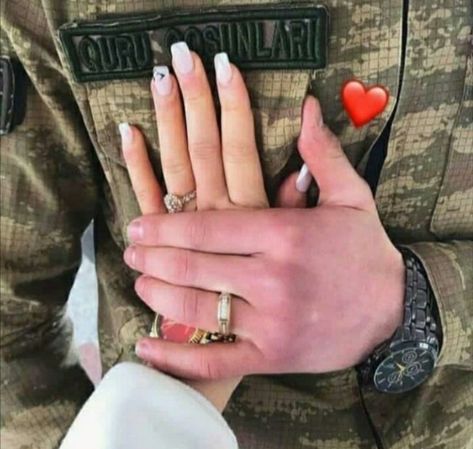 Army Couple Photography, Marine Boyfriend, Army Boyfriend, Military Boyfriend, Military Engagement Photos, Army Love Photography, Soldier Love, Army Couple Pictures, Funny Wedding Pictures