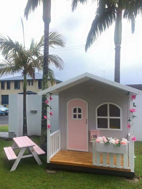 Cubby house Inside Cubby House Ideas, Inside Playhouse, Cubby House Ideas, Cubby Ideas, Kids Indoor Playhouse, Kids Cubbies, Garden Playhouse, Barn Wood Decor, Ideas Habitaciones