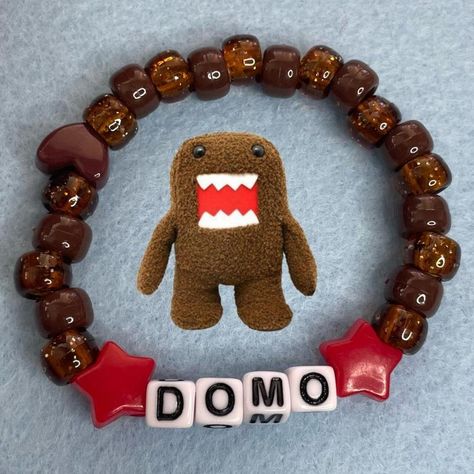 Domo Kandi Cuff, Kandi Bracelets Matching, Kandi Bracelets Cuff, Kandi Bracelets Ideas Cuffs, Domo Kandi, Silly Bracelets, Kandi Bracelets Patterns, Kandi Cuff Ideas, Scene Bracelets