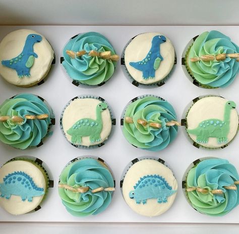 Dino 1st Birthday Cupcakes, 3 Rex Birthday Cupcakes, Cute Dino Cupcakes, Dinosaur Cake With Cupcakes, Dinosaur Cake And Cupcakes, Dinasour Birthday Cupcake Ideas, Dinosaurs Cupcakes Ideas, Cute Dinosaur Cupcakes, Dino Themed Cupcakes