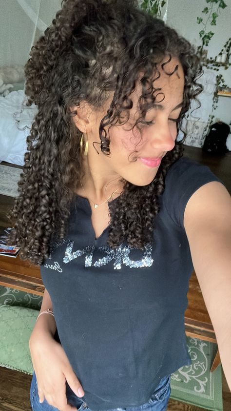 Short Curly Hairstyles Side Part, Girly Curly Hairstyles, Curly Hair Styles Half Up Half Down, Mixed Girl With Curly Hair, Shoulder Length Curly Hairstyles Black, Mixed Curly Hair Girl, 3c Curly Hair Styles, Hair Inspo For Curly Hair, Curly Hairstyles Messy