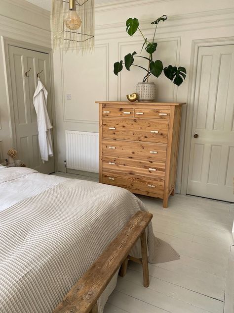 School House White, Farrow And Ball Bedroom, Farrow And Ball Living Room, Hotel Style Bedroom, Diy Baby Room Decor, Pine Bedroom, Neutral Bedroom Decor, Earthy Bedroom, Classroom Wall Decor