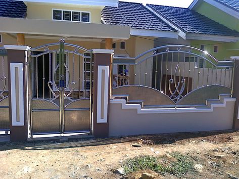 Fence Wall Design, House Front Door Design, Front Wall Design, Fence Gate Design, Grill Gate Design, House Main Gates Design, Gate Designs, Steel Gate Design, Balcony Railing Design