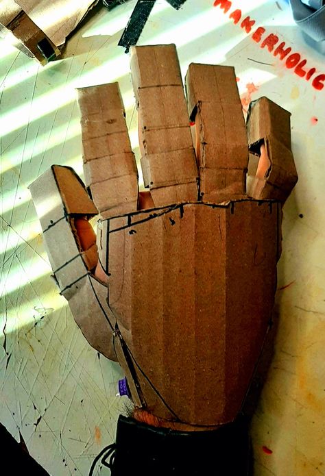 Cardboard Robot Costume Diy, Fnaf Cardboard Mask, Armored Gloves, Cardboard Cosplay, Glove Tutorial, Gloves Tutorial, Cardboard Robot, Cardboard Props, Vi Cosplay