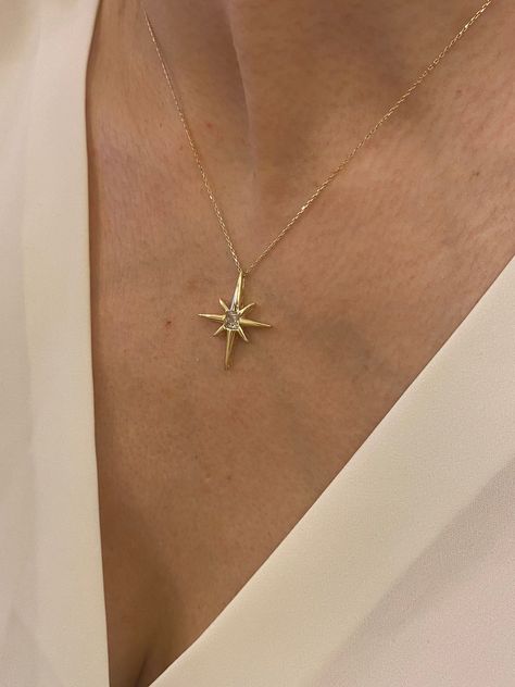 Gold Star Necklace Aesthetic, Celestial Necklace Gold, North Star Pendant Necklace, North Star Necklace Gold, Star Jewelry Gold, Gold Star Accessories, Celestial Jewelry Gold, Gold Necklace Flower, Gold Celestial Jewelry