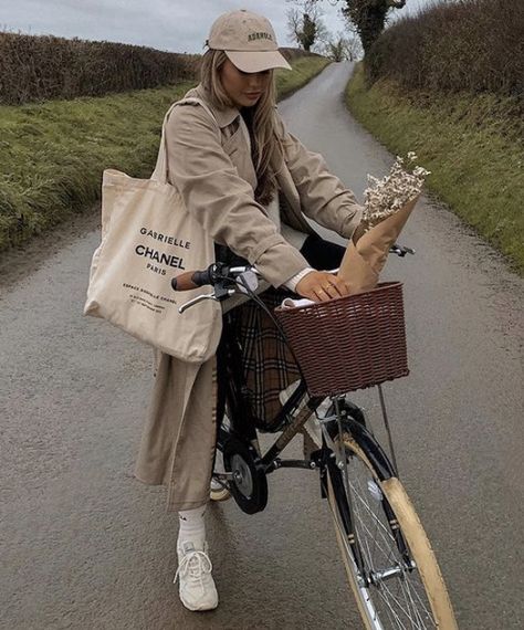 Bike Ride Outfit, Bike Riding Aesthetic, Loafers And Socks, Burberry Trench, Vintage Burberry, Scandinavian Fashion, Bike Life, Bike Ride, Summer Aesthetic