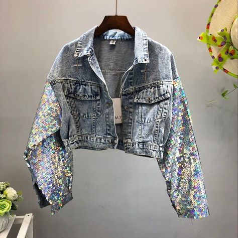 Jackets Fashion Design, Denim Long Jacket, Traje Cowgirl, Punk Style Women, Ropa Upcycling, Female Clothes Outfits, Diy Denim Jacket, Denim Outfits, Diy Jacket