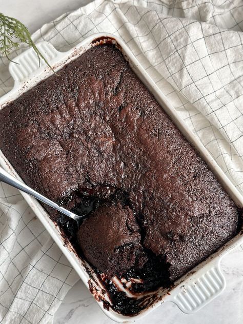 Southern Chocolate Cobbler, Hot Fudge Pudding, Fudge Pudding, Hot Fudge Cake, Chocolate Cobbler, Chocolate Pudding Cake, Fudge Chocolate, Lava Cake Recipes, Molten Lava Cakes