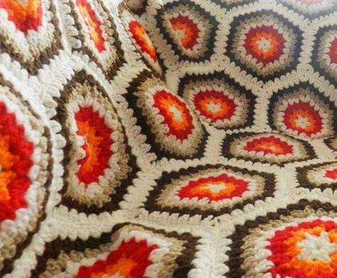 70s Crochet Blanket, Crochet Hexagons, 70s Crochet, Blanket Knitted, Blanket Afghan, 1970s Decor, Crochet Decor, Crochet Hexagon, Crochet Wool