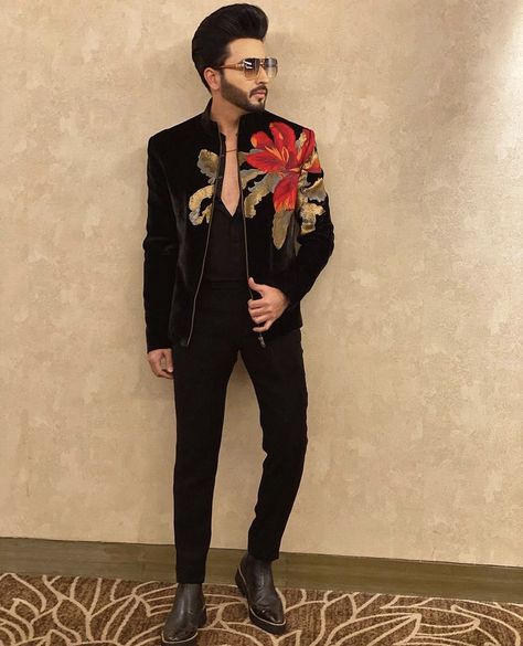 Mens Clothing Styles Streetwear, India Fashion Men, Suit For Men Wedding, Man Dress Design, Indian Wedding Clothes For Men, Formal Attire For Men, Dheeraj Dhoopar, Wedding Dresses Men, Karan Luthra