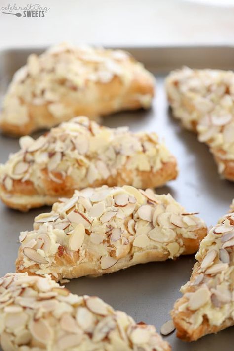 Ww Scones, Almond Cream Filling, Almond Syrup, Almond Paste Recipes, Croissants Recipe, Almond Croissants, Almond Pastry, Croissant Recipe, Almond Croissant