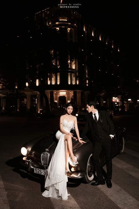 Classic Pre Wedding Photoshoot, Mafia Wedding Photoshoot, Mafia Couple Photoshoot, Prewed Mafia, Mafia Wedding Aesthetic, Mafia Photoshoot, Pre Wedding Concept, Prewedding Shoot Ideas, Bride Photoshoot Poses