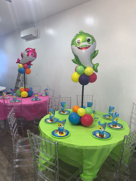 Baby Shark Birthday Centerpieces, Baby Shark Table Decorations, Baby Shark Centerpiece Ideas, Baby Shark Centerpieces, Shark Centerpieces, Baby Shark Party Decorations, Baby Shark Birthday Party Boy, Baby Shark Party Ideas, Baby Shark Birthday Cake