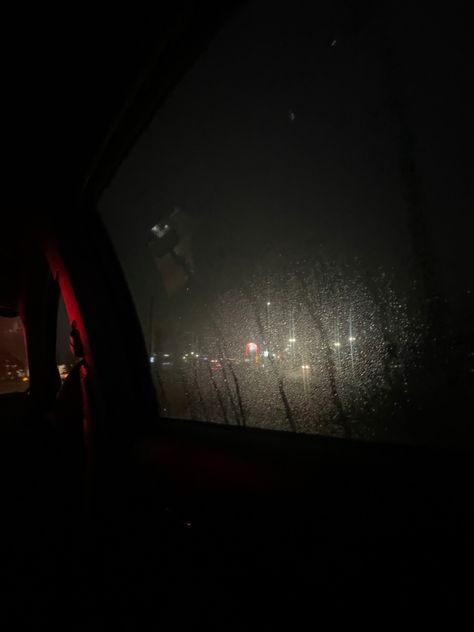 Pretty Outside Pictures Dark, Outside Aesthetic Pictures, Dark Car Pictures, Pictures That Look Like I Took Them, Dark Pictures For Instagram, Aesthetic Pictures For Tiktok, Calm Pictures Aesthetic, Drained Pictures Mood, Car At Night Snap