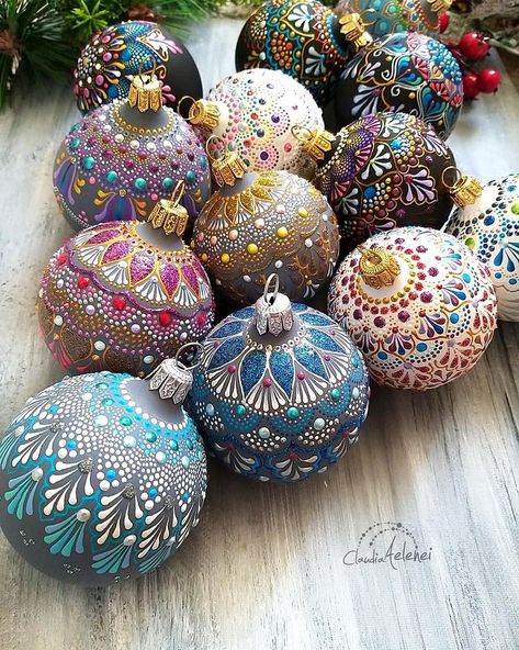 These colorful and #charming #christmas #decorations are going to spice up someone's #christmastree 🙂❤ ..............................… Art Deco Christmas Ornaments, Handpainted Christmas Ornaments, Fancy Christmas Ornaments, Christmas Mandala, Painted Christmas Ornaments, Dot Art Painting, Painted Ornaments, Christmas Ornament Crafts, Dot Art