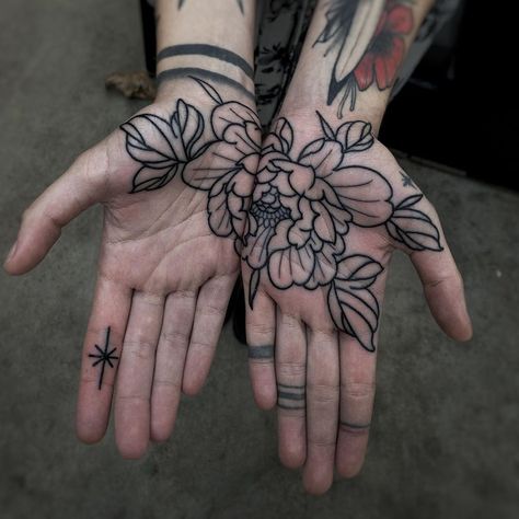 Hand Palm Tattoos, Storm Tattoo, Stick Tattoo, Usa Tattoo, Palm Tattoos, Geniale Tattoos, Tattoo Kits, Time Tattoos, Hand Tattoo