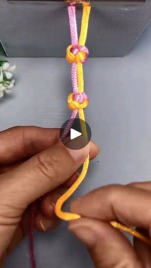 624K views · 7.7K reactions | Instructions for tying a simple round knot bracelet #diy #DIY #bracelet | Craft 1 Minute Bracelet Craft, Knot Bracelet, Bracelet Diy, Handmade Jewelry Diy, Diy Bracelet, Jewelry Diy, Diy Bracelets, Knot, Handmade Jewelry