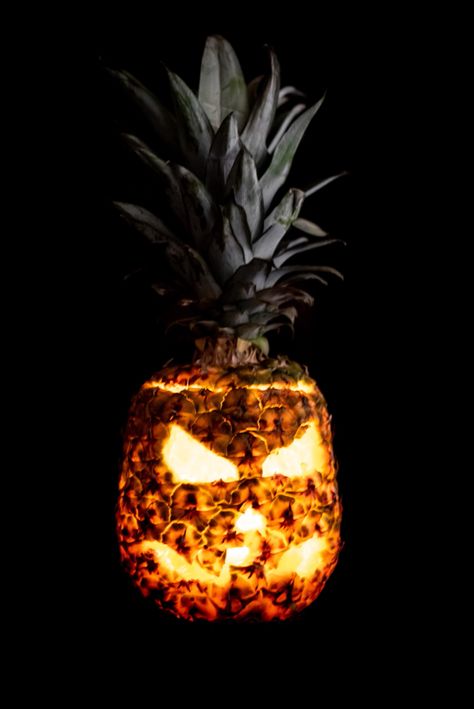 No pumpkins yet but feeling Halloweeny? No problem! Carve a pineapple for a fun  Halloween Treat! Pineapple Halloween, Halloween Jack O Lanterns, Halloween Jack, Jack O, Jack O Lantern, Pineapple, Lanterns, Carving, Halloween