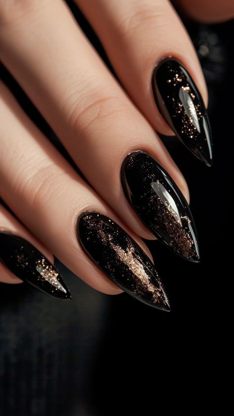 Chaotic Nails, Nail Art Noir, Birthday Nail Ideas, Birthday Nails Ideas, White Nails With Gold, Fall Thanksgiving Nails, Black Gold Nails, Birthday Nail Designs, Birthday Nail