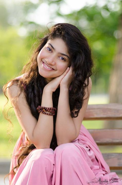 Director Mani Ratnam has finished the final writing of the script for his next with Karthi and Sai Pallavi. We hear some details regarding their roles in the film. The male lead will play an NRI who works as a pilot and falls in love with the lady during his trip to India.  Sai Pallavi will be seen as a doctor and interestingly, she is a medical student studying final year at Tbilisi State Medical University, Georgia in real life. The team also has A.R.Rahman to compose tunes and Ravi Varman... Sai Pallavi Hd Images, Sai Pallavi, South Actress, Actor Photo, 4k Hd, Actress Photos, Image Hd, Hd Images, Bollywood Actress