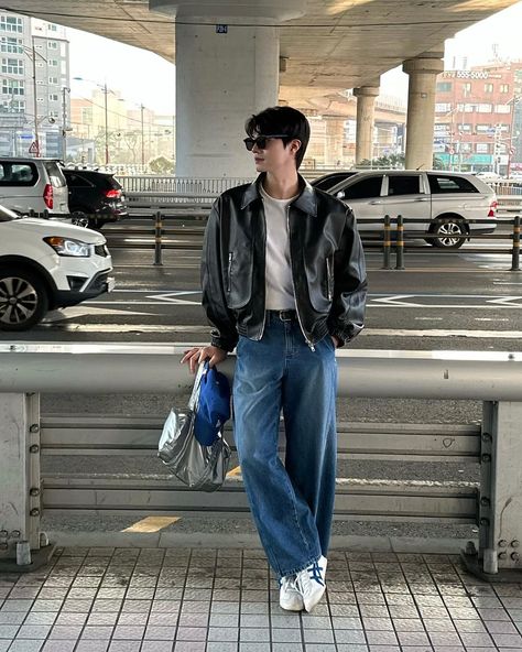 Winter Outfits For Men Street Style, Korean Outfit Men Casual, Men Winter Fashion Outfits Street Styles, Modern Outfits Men, Korean Boys Outfit, Kpop Men Outfit, Star Boy Style, Outfit Hombre Aesthetic, Asian Men Style