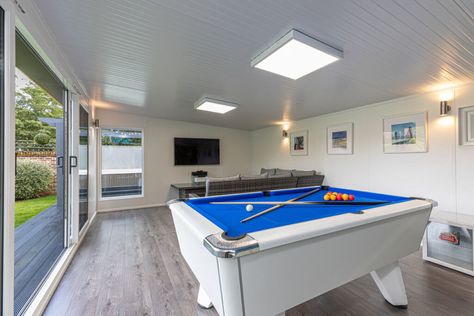 Snooker Table Room, Snooker Room Design, Snooker Room Ideas, Modern Garden Room, Pool Room Ideas, Summer House Interiors, Snooker Room, Garage Game Rooms, Cottage Makeover