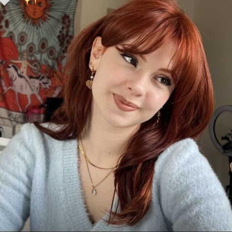 90s Ginger Hair, Pale Skin Copper Hair, Auburn Hair With Curtain Bangs, Copper Hair Dark Eyebrows, Copper Hair With Brown Eyes, Soft Red Hair Color, Redhead With Bangs, Auburn Hair Pale Skin, Ginger Curtain Bangs