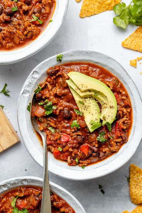 Homemade Bison Chili Midwest Chili Recipe, Flavorful Chili Recipe, Bison Chili Recipe, Bison Chili, Bison Recipes, Delicious Chili Recipe, Chili Toppings, Crockpot Chili, Chilli Recipes