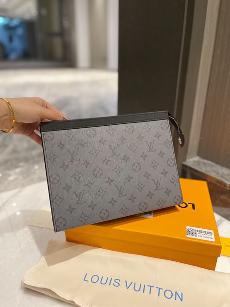 Louis Vuitton new POCHETTE presbyopia color matching men's clutch handbag Lv Clutch, Louis Vuitton New, Man Clutch, Clutch Handbag, Color Matching, Louis Vuitton, Wallet, Handbags, Color