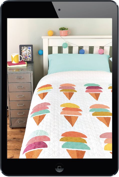 Sweet treats: your quilters’ wallpapers for August 2018 Ice Cream Quilt, Cream Quilt, Quilts Patchwork, Purl Soho, Summer Quilts, Patchwork Quilting, Robert Kaufman Fabrics, Modern Quilt, Mini Quilt