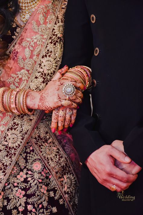 Indian Wedding Aesthetic, Couple Photography Winter, Royal Indian Wedding, Wedding Couple Pictures, Fashion Dress Up Games, Cute Engagement Photos, Royal Aesthetic, I Would Rather, Indian Bridal Fashion