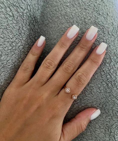 Milk White Square Nails, Milky White French Tip Nails Square, Regular Polish Nails Manicures, Cream Square Nails, Square Milky White Nails, Milky White Chrome Nails Square, Smoky White Nails, Square Cream Nails, Short Square Nails Milky White