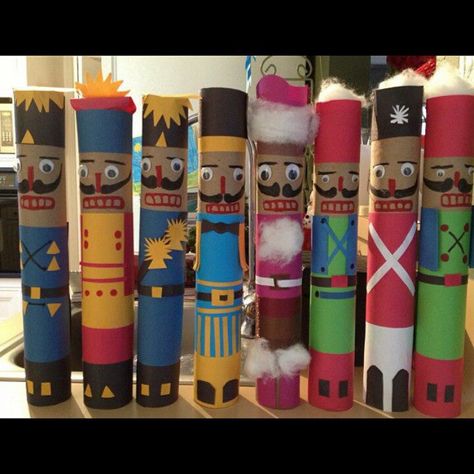 Nutcrackers made from paper towel rolls...may try this year for Christmas project and read the Nutcracker! Roll Craft, Christmas Art Projects, Winter Art Projects, Toilet Paper Roll Crafts, Towel Crafts, Paper Roll Crafts, Christmas School, Paper Towel Roll Crafts, Paper Towel Rolls