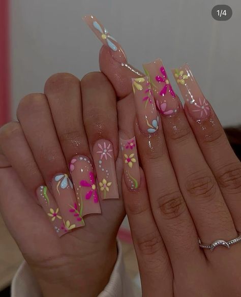 Floral Nail Designs Acrylic, Medium Square Acrylic Nails Flower, Floral Nails Long, Mexican Style Nails Almond, Colourful Flower Nails, Birthday Nails Summer, Floral Nail Ideas, Cancun Nail Ideas, Summer Nail Inspo 2024 Square