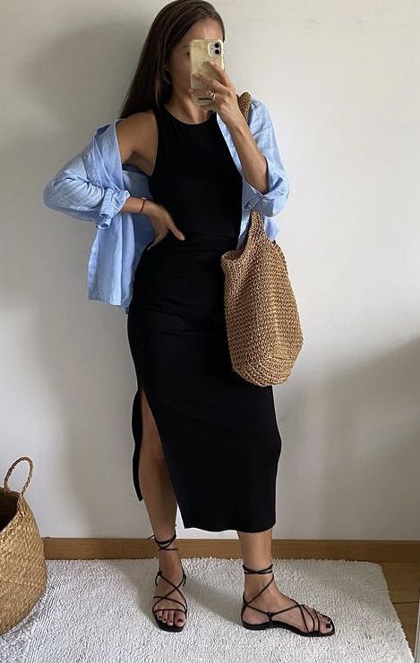 Maxi Dress With Shirt On Top, Casual Long Black Dress Outfit, Black Long Dress Outfit Casual, Black Dress With Scarf, Spring Dress Outfits Casual, Linen Jacket Outfit, Mum Fashion, Mode Casual, Looks Chic