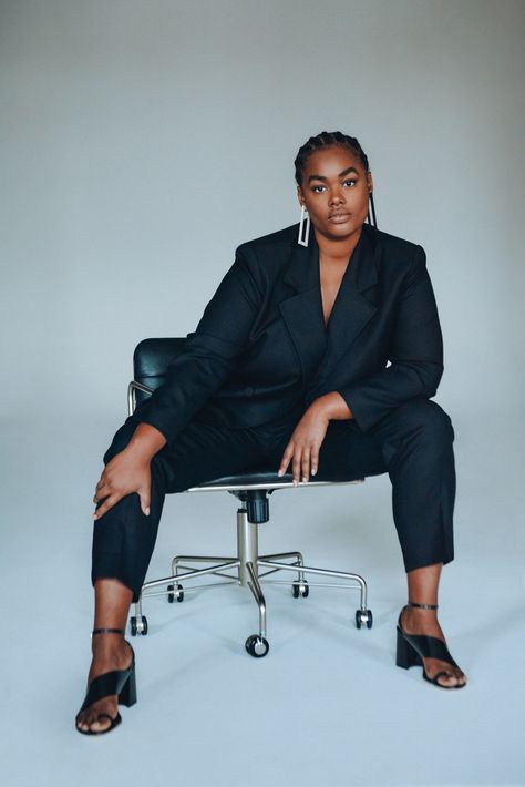 Henning Is Bringing Size-Inclusivity to Your 9-to-5 Wardrobe Plus Size Photography, Workplace Fashion, Plus Size Posing, Plus Size Work, Plus Size Brands, Curvy Model, Plus Size Designers, Plus Size Models, Trik Fotografi