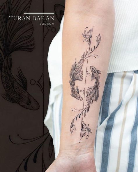 Minimalist Koi Fish, Pez Koi Tattoo, Tattoo Line Art, Koi Tattoo Design, Fineline Tattoo, Taurus Tattoos, Koi Tattoo, Writing Tattoos, Petite Tattoos