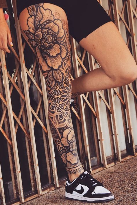 Thigh Sleeve Tattoo, Tattoo Bein Frau, Full Leg Tattoos, Tattoo Filler, Girls With Sleeve Tattoos, Pieces Tattoo, Tattoos Women, Leg Tattoos Women, Leg Sleeve Tattoo