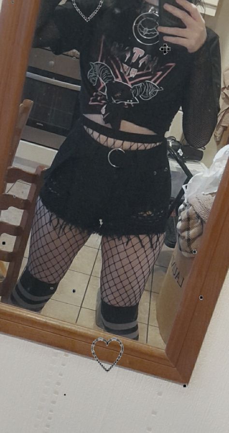 Shorts And Fishnets Outfits, Fishnets With Shorts, Fishnets Outfit, Fishnet Outfits, Shorts And Fishnets, Fishnet Stockings Outfit, Fish Net Tights Outfit, Fishnet Outfit, Stockings Outfit