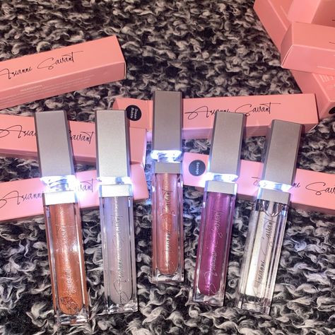 This Price Is For 3 Lipglosses !!! Brand New, 5 Different Shades Available And Clear . Led Light Built In Every Tube Light Tint All Come With A Light Glitter Finish Except Clear After Purchase Please Message Me The Name Of The 3 Lip Gloss You Would Like ( Refer To The Picture For The Different Shades ) If You Do Not Message Me The Color You Would Like I Will Choose !!! Light Lipgloss, Diy Lip Gloss, Mirror Color, Diy Lips, Glitter Flowers, Lip Gloss Tubes, Light Building, Tube Light, Lip Glosses