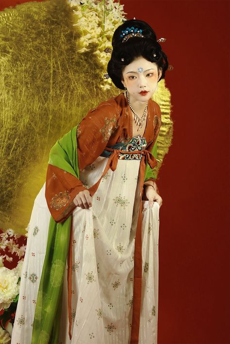 Traditional Hanfu | Ancient Chinese Costumes | Tang & Ming & Han Dynasty Clothing | Yandan Hanfu – Page 2 – Yandan_Hanfu Tang Dynasty Hairstyles, Tang Dynasty Hair, Han Dynasty Clothing, Ming Dynasty Clothing, Tang Dynasty Clothing, Ancient China Clothing, Tang Dynasty Hanfu, Asian Traditional Fashion, Chinese Fancy Dress