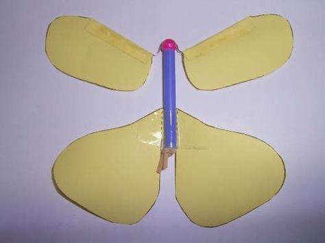 another rubber band butterfly- this uses a bead, 1 paperclip, and a balloon stick (straw if sturdy enough?) Flying Paper Butterfly, Easy Paper Snowflakes, Flying Butterfly Card, Flying Paper, Balloon Stick, Owl Templates, Snowflakes Design, Rubber Bead, Flying Butterfly