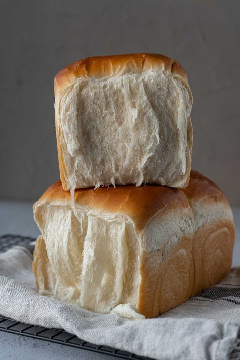 Milk Bread Recipe, Different Types Of Bread, Moccasin Pattern, Milk Bread, Bread Loaf, Types Of Bread, Easy Bread, Recipes Homemade, Bread Recipes Homemade