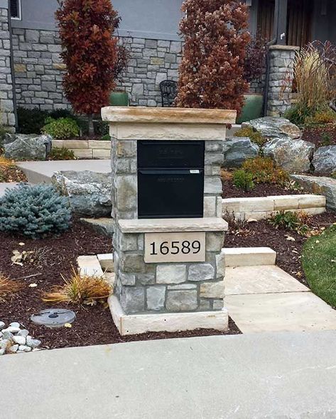 Stone Mailbox Ideas, Mailbox On House, Stone Mailbox, Brick Mailbox, Residential Mailboxes, Large Mailbox, Mailbox Landscaping, Diy Mailbox, Mailbox Ideas