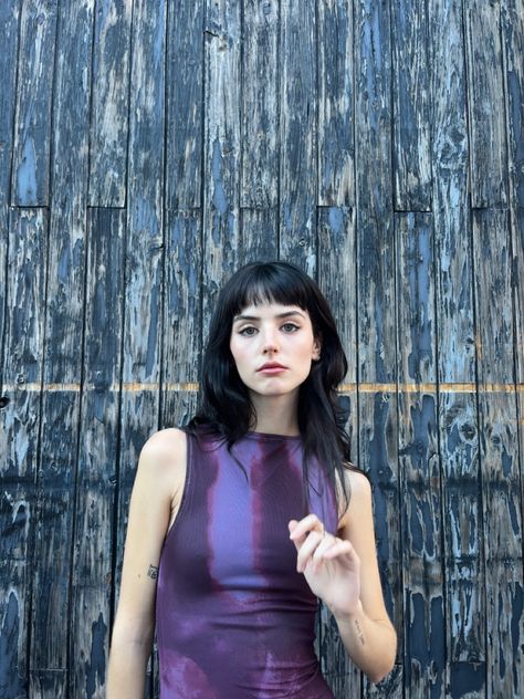 Simple Layered Haircut, Short Bangs Aesthetic, Micro Bangs Long Hair, Baby Bangs Long Hair, Very Short Bangs, Vintage Bangs, Black Hair Bangs, Bangs Wavy Hair, Baby Bangs