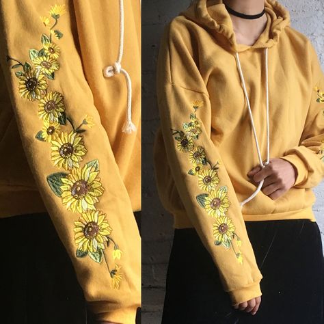 NEW!! FREE SHIPPING - LIMITED TIME -KOKO - FLOWER CHILD SUNFLOWER HOODIE jumper Sunflower Clothing, Sunflower Hoodie, Sunflower Outfit, Flower Hoodie, Yellow Clothes, Tokyo Street Fashion, Hoodie Aesthetic, Pullover Mode, Hoodie Jumper