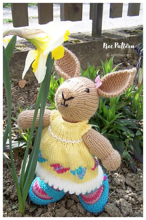 Knitted Rabbit Pattern, Free Knitted Bunny Patterns, Free Knit Bunny Pattern, Knitted Bunny Pattern Free Rabbit, Knitted Easter Bunny, Easter Knits Free Patterns, Free Stuffed Animal Knitting Patterns, Free Knitted Toys, Easter Bunny Knitting Patterns Free