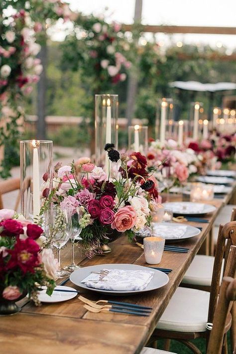 Wedding Table Designs, Tafel Decor, Long Table, Wedding Table Settings, Wedding Tablescapes, Burgundy Wedding, Wedding Candles, Rustic Wedding Decor, Wedding Mood